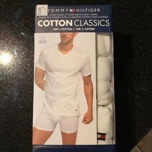 Brand new in box Tommy Hilfiger cotton V-neck white T-shirts Men size large